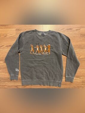 Gray Crewneck Sweater with Golfing Tiger Graphic